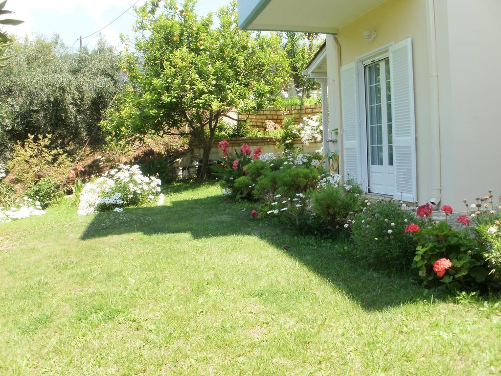Triantis Apartments Lygia  Kamer foto