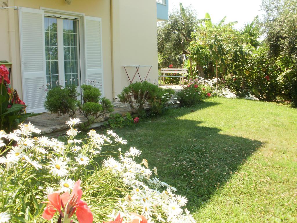 Triantis Apartments Lygia  Kamer foto